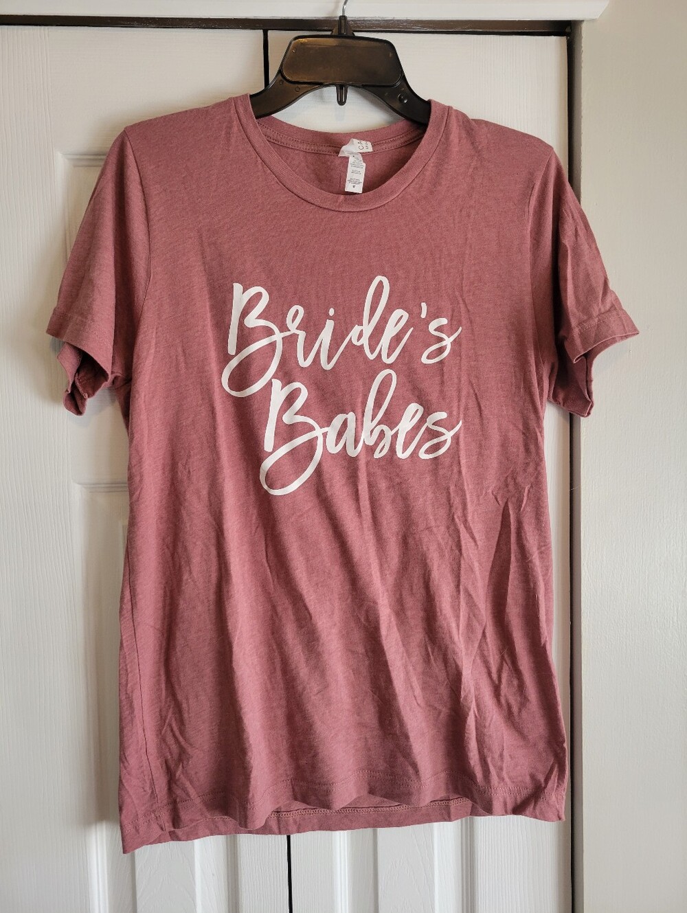 "Brides Babes" Bridesmaid Dusty Rose With White Script Medium Tee Bachelorette